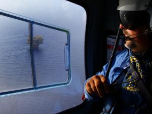 BSEE Inpector Leaving Offshore Facility